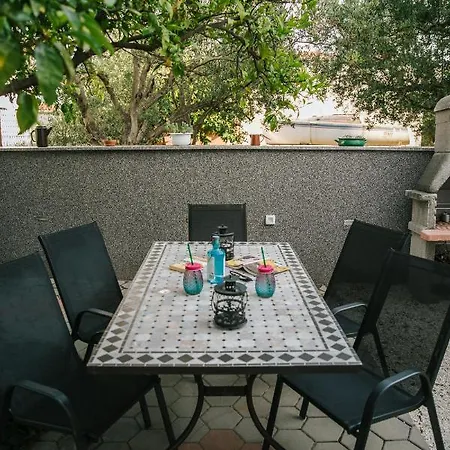 Apartman Bagattino-Trogir Near Old Town Exterior photo